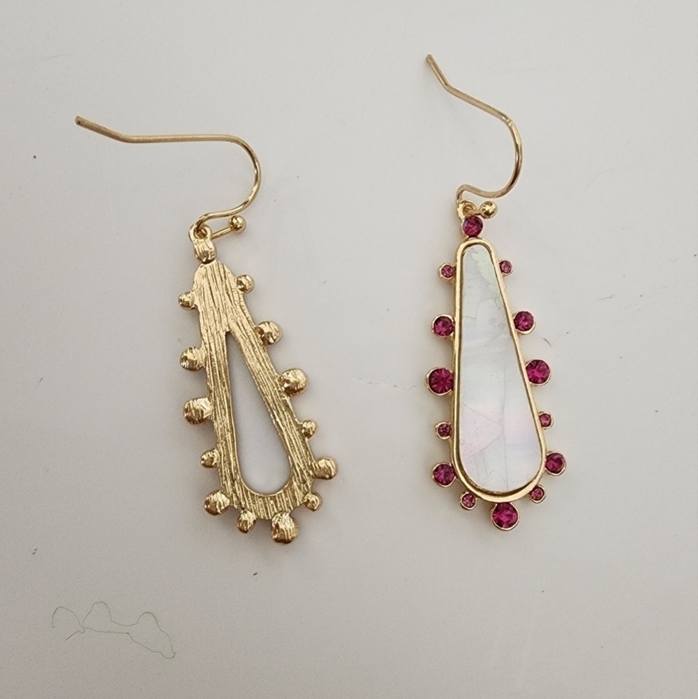 NEW Mother of Pearl Fuchsia Pink Teardrop Small Earrings - Picture 5 of 7